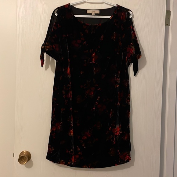 Loft velvet shift dress with tie sleeves - Picture 3 of 7